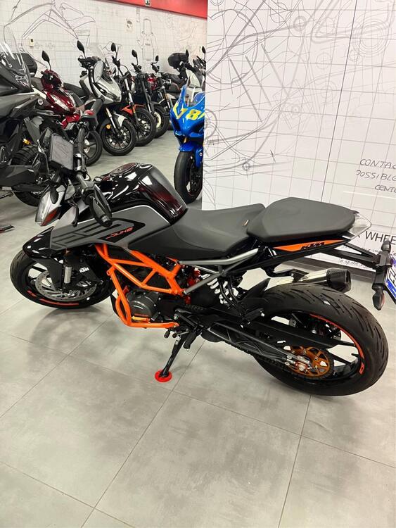 KTM 125 Duke (2024) (4)