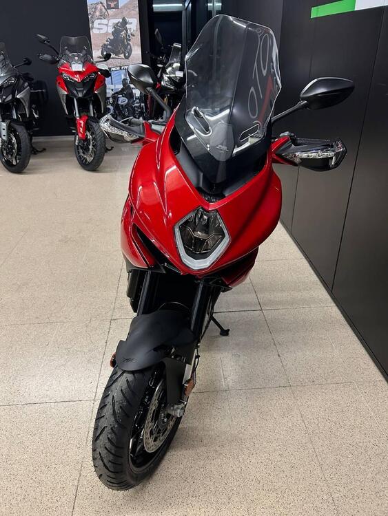 MV Agusta Turismo Veloce 800 R (2023 - 24) (2)