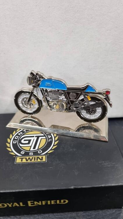 Modello Royal Enfield Continental GT 650 Blue (2)