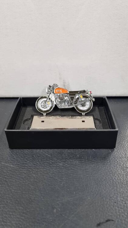 Modellino Royal Enfield Interceptor 650 orange (2)