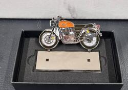 Modellino Royal Enfield Interceptor 650 orange