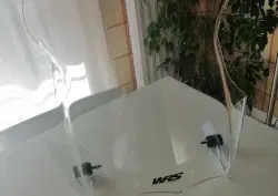 Parabrezza WRS, praticamente nuovo senza graffi pe