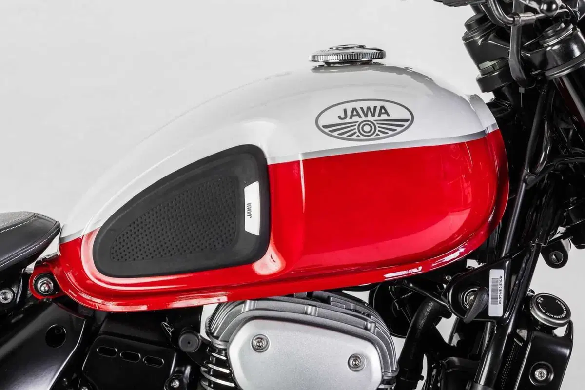 Torna in Italia il marchio Jawa con una gamma da 300 a 650 cc (5)