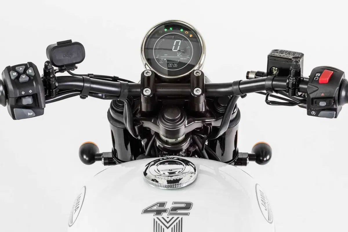 Torna in Italia il marchio Jawa con una gamma da 300 a 650 cc (6)