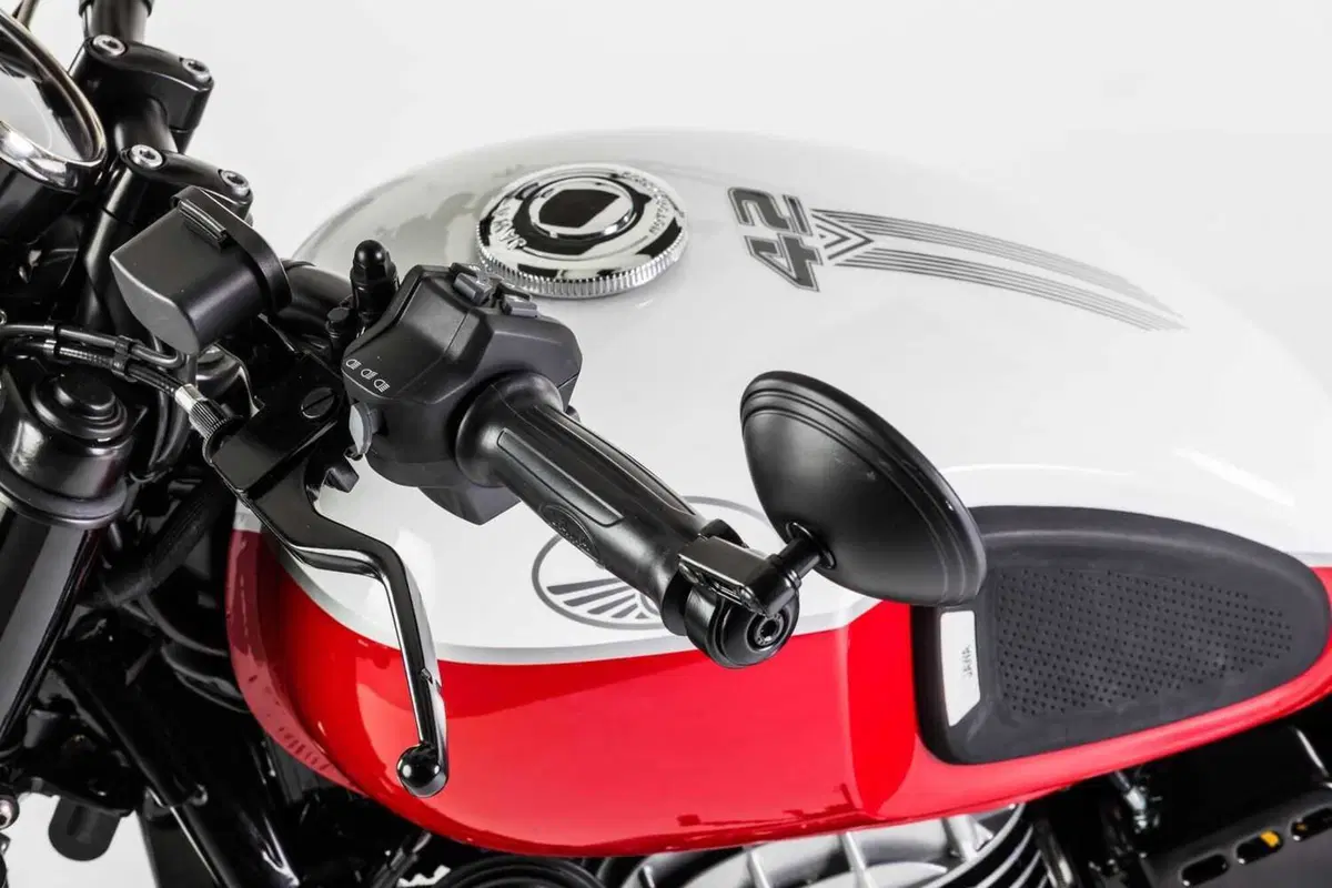 Torna in Italia il marchio Jawa con una gamma da 300 a 650 cc (9)