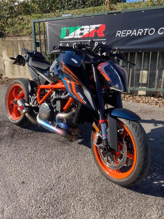 KTM 1290 Super Duke R (2022 - 23) (2)