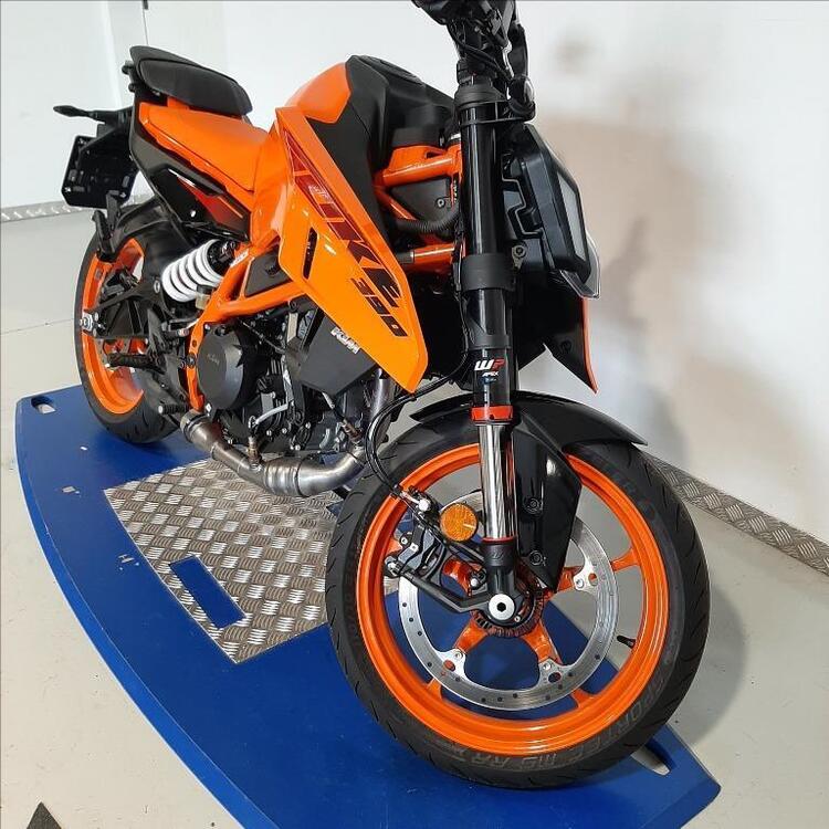 KTM 390 Duke (2024) (2)