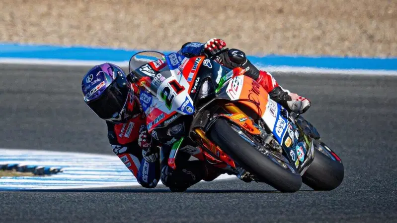 SBK 2024. GP di Spagna. Sorpresa Rinaldi nelle libere di Jerez