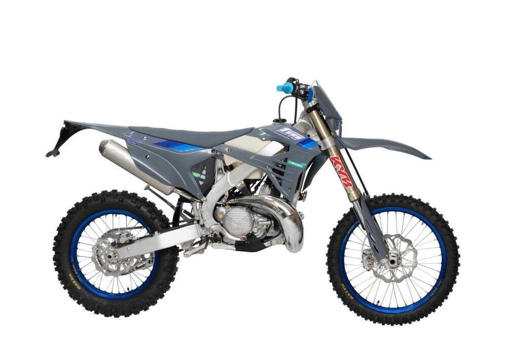 Tm Moto EN 250 ES Fi 2T (2025) (2)