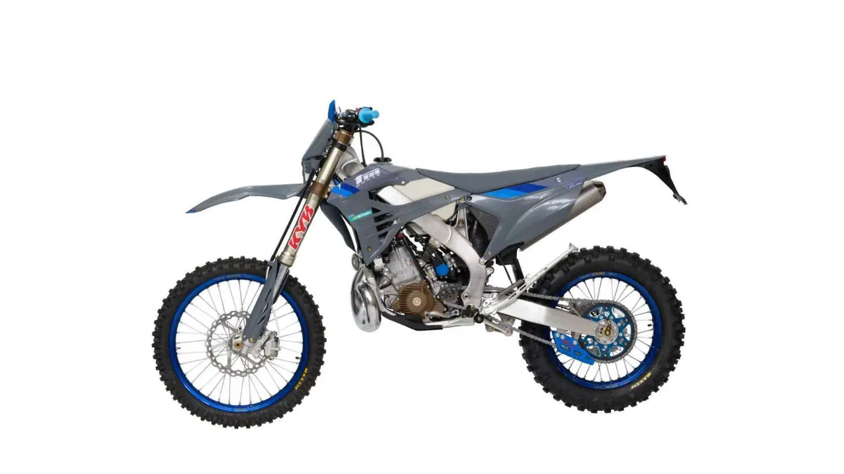Tm Moto EN 250 EN 250 ES Fi 2T TM Corse (2025) (3)