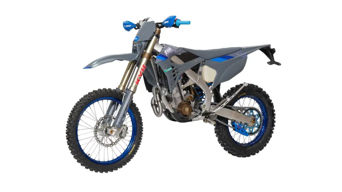Tm Moto EN 250 F EN 250 ES Fi 4T TM Corse (2025) (4)