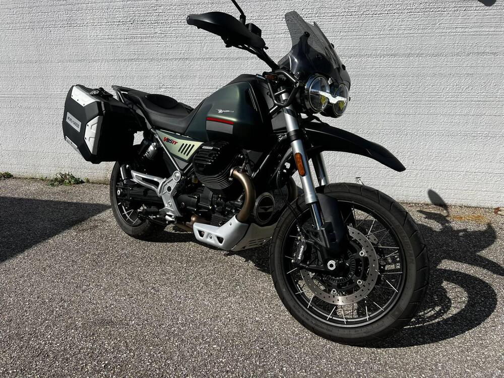 Moto Guzzi V85 TT (2021 - 23) (2)