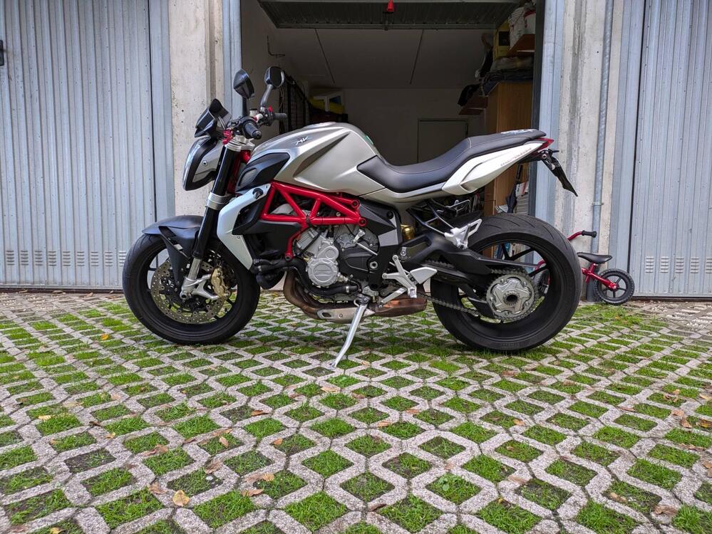 MV Agusta Brutale 800 (2012 - 15) (2)