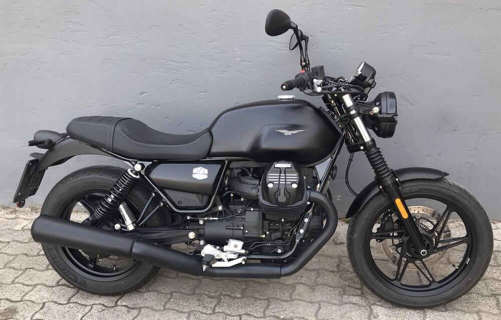 Moto Guzzi V7 Stone (2021 - 24) (5)