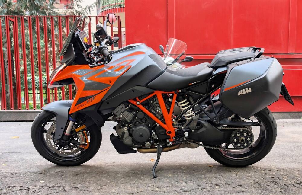 KTM 1290 Super Duke GT (2022 - 24) (2)