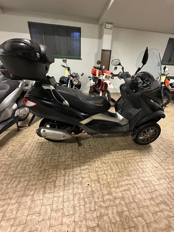 Piaggio MP3 300 (2010 - 11)