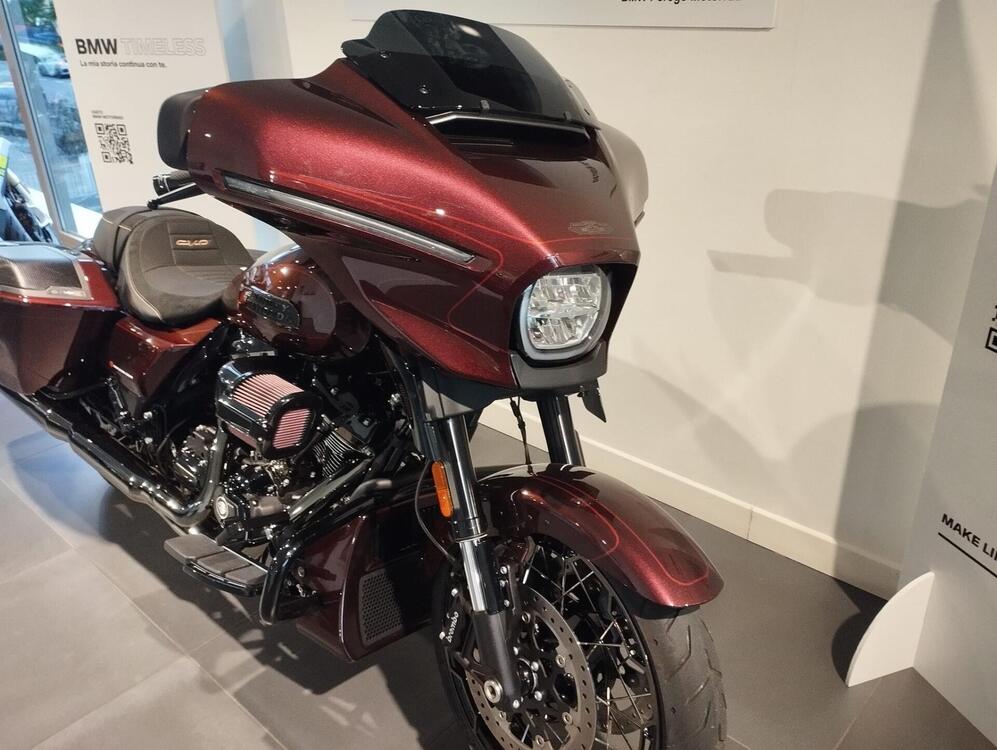 Harley-Davidson CVO Street Glide (2024) (4)