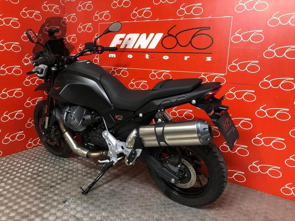 Moto Guzzi V85 Strada (2024) (4)