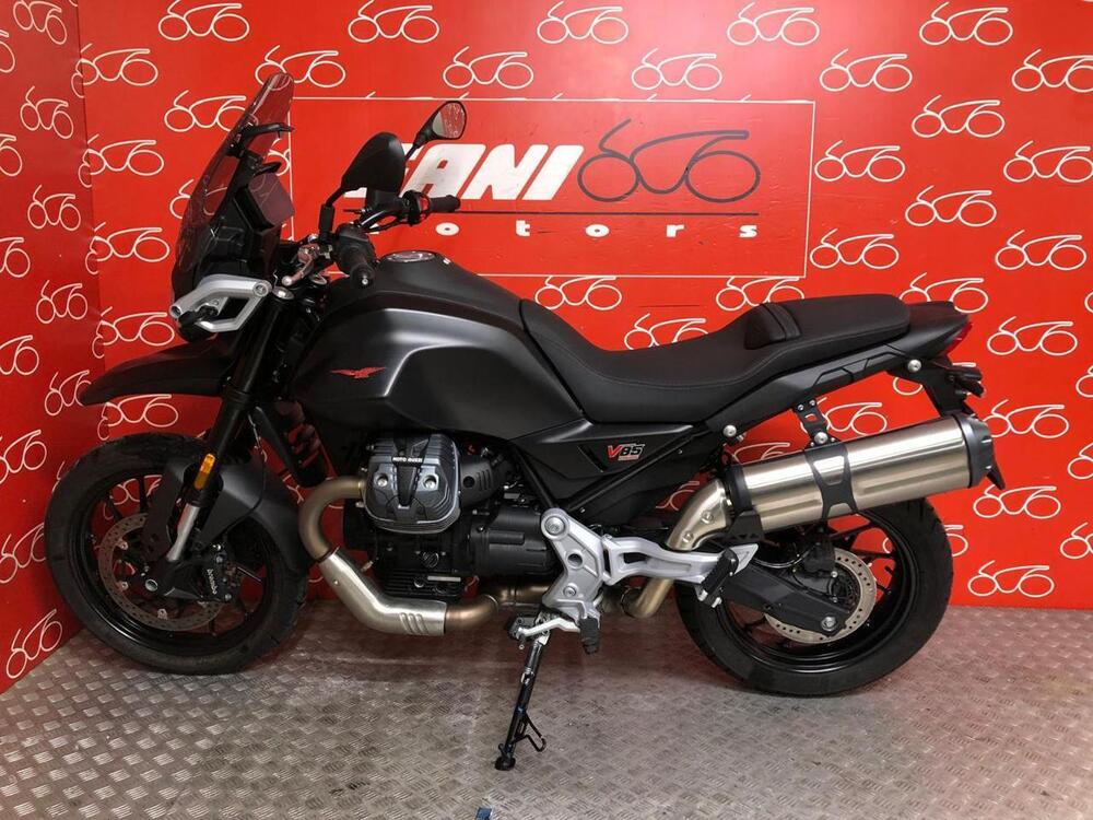 Moto Guzzi V85 Strada (2024) (3)