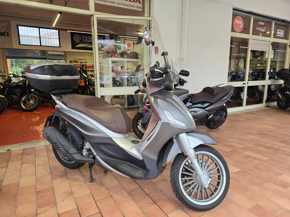 Piaggio Beverly 300 i.e. ABS-ASR (2016 - 20) (4)