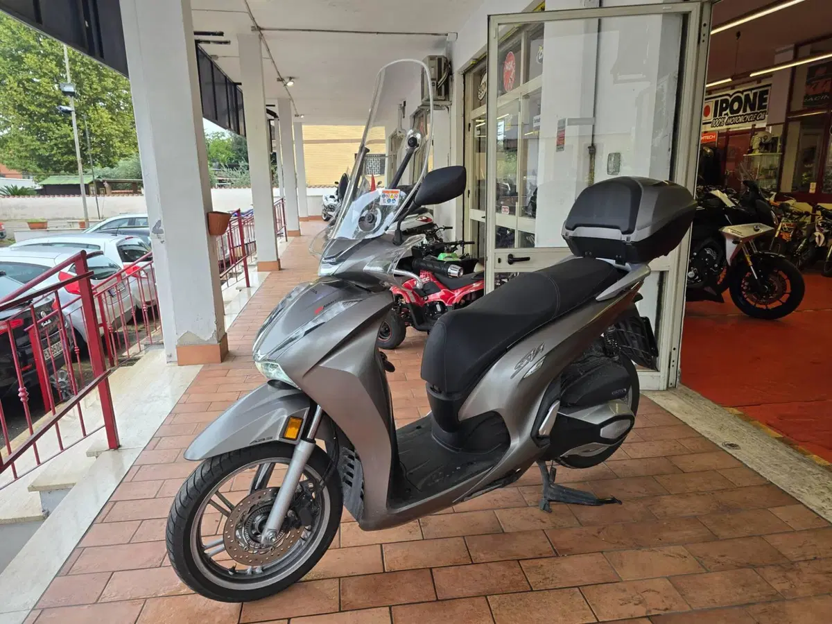 Honda SH 350 (2021 - 24) (3)