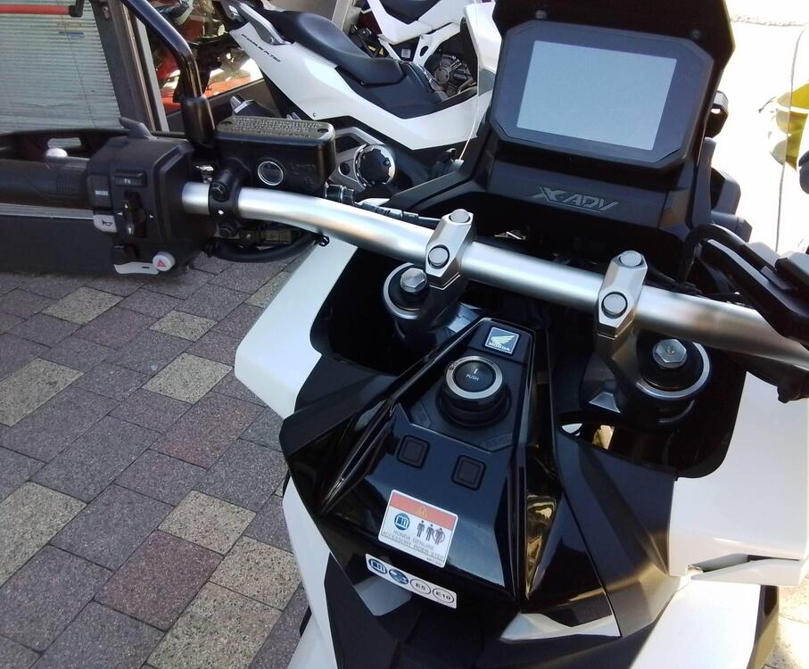 Honda X-ADV 750 DCT (2021 - 24) (2)