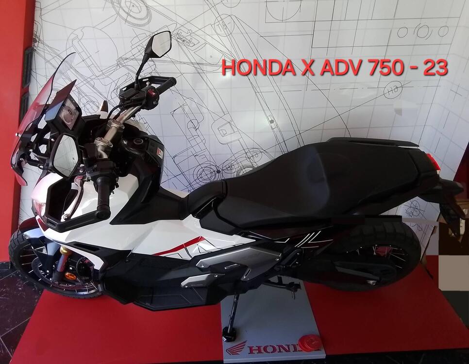 Honda X-ADV 750 DCT (2021 - 24) (5)