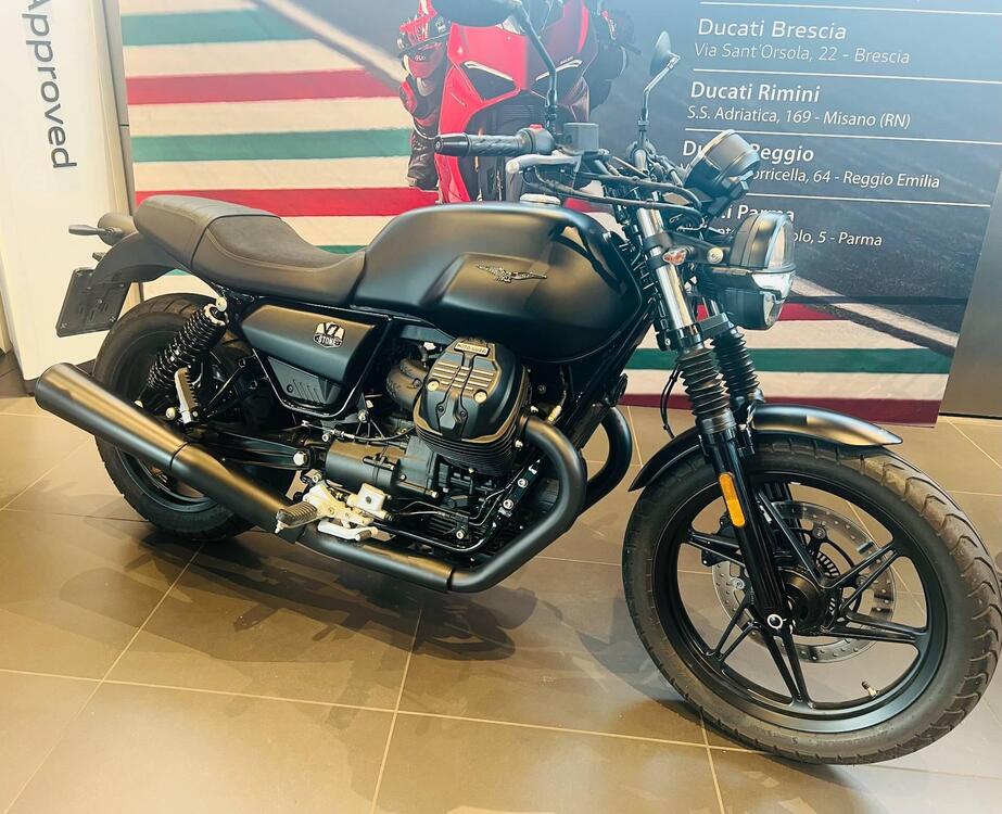 Moto Guzzi V7 Stone (2021 - 24) (2)