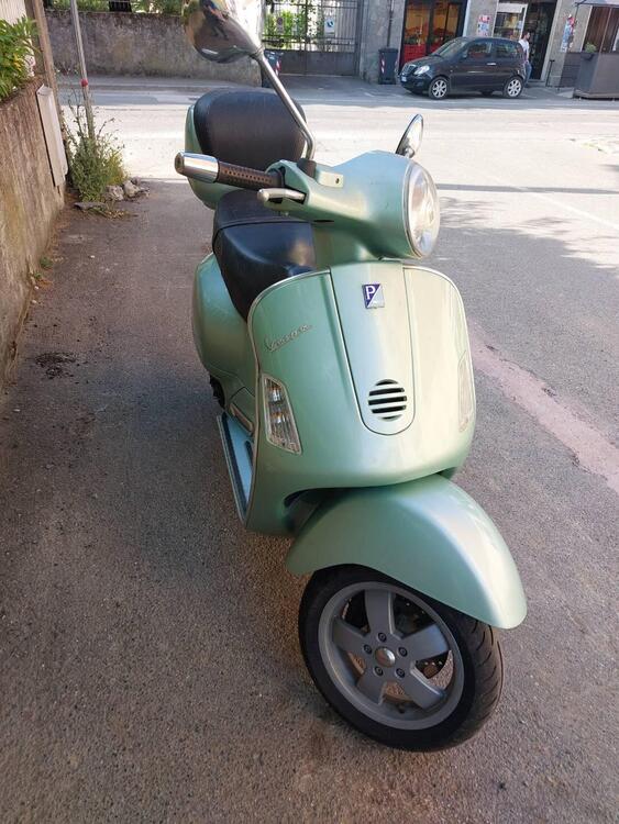 Vespa Granturismo 200 L (3)