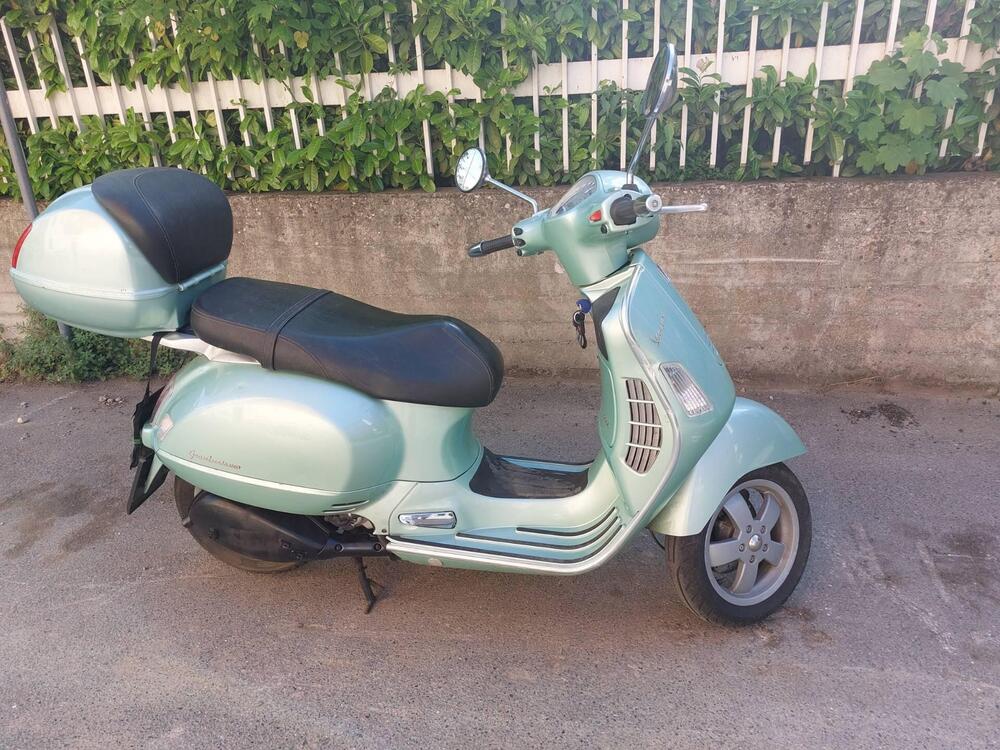 Vespa Granturismo 200 L (4)