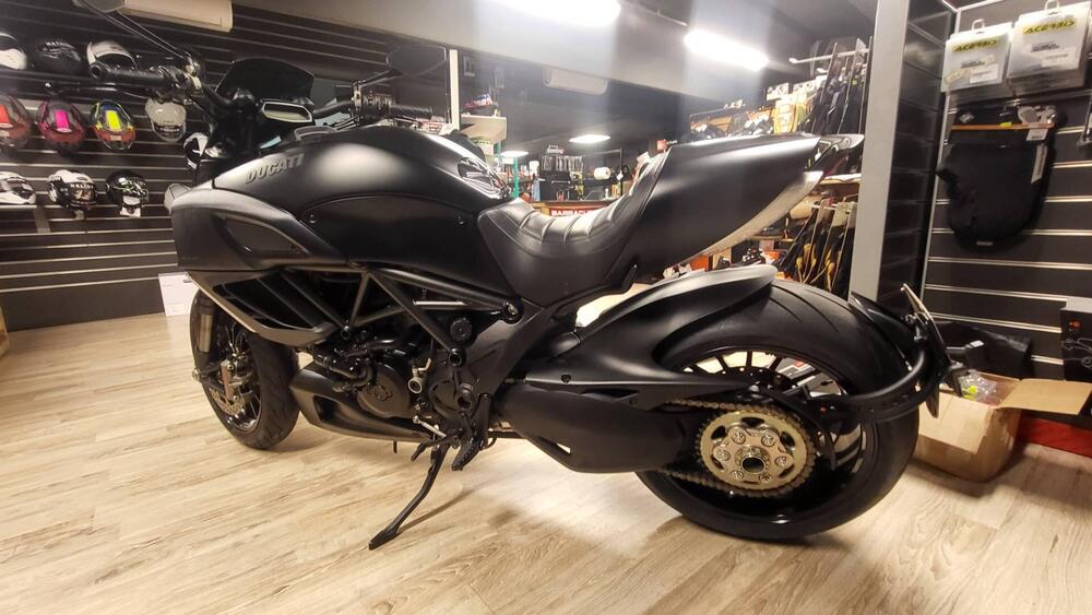 Ducati Diavel 1200 Dark (2012 - 13) (3)