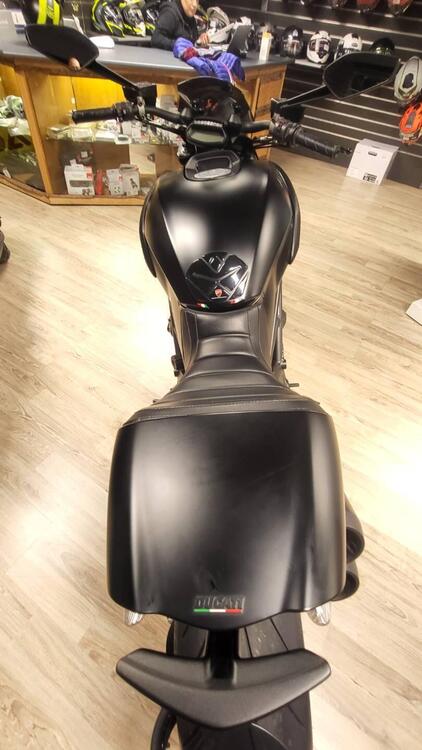 Ducati Diavel 1200 Dark (2012 - 13) (4)