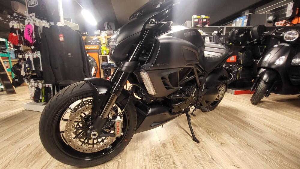 Ducati Diavel 1200 Dark (2012 - 13) (5)