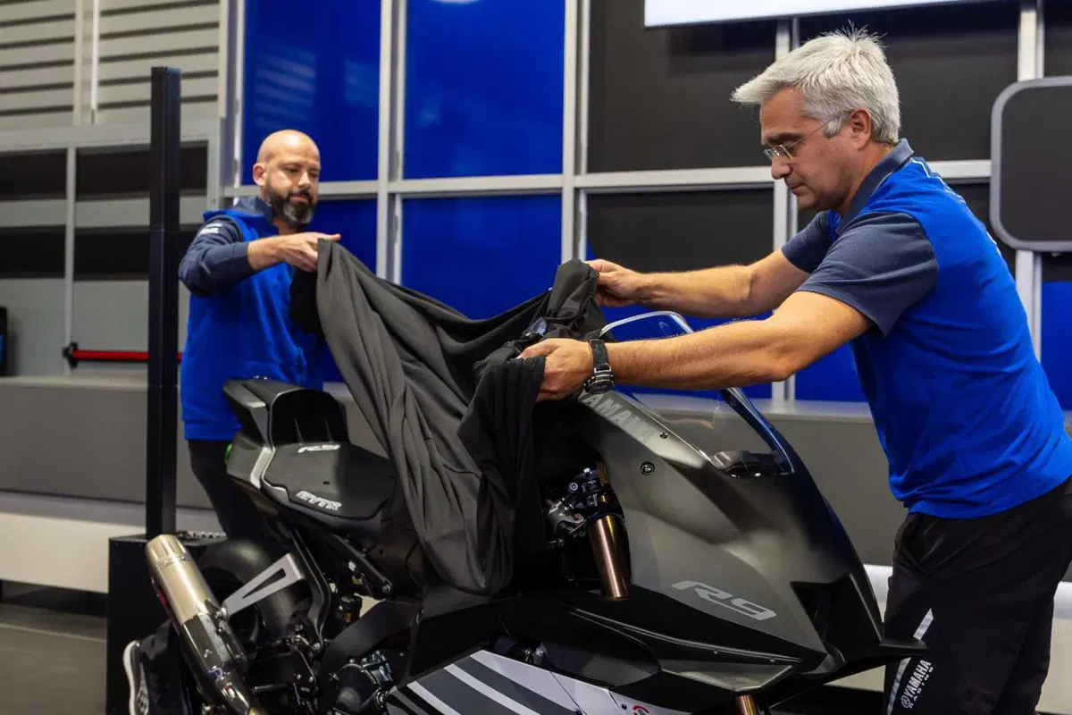 Yamaha R9: ecco la versione racing che correrà il mondiale SSP2025. Come cambia [GALLERY] (18)