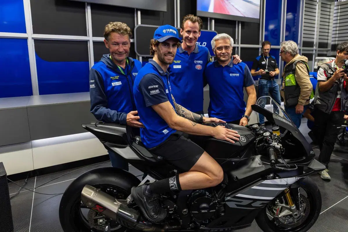 Yamaha R9: ecco la versione racing che correrà il mondiale SSP2025. Come cambia [GALLERY] (19)