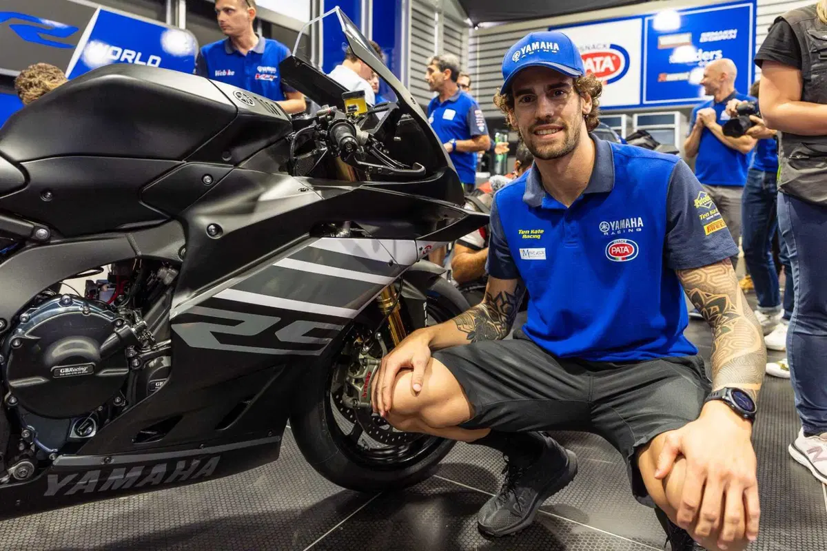 Yamaha R9: ecco la versione racing che correrà il mondiale SSP2025. Come cambia [GALLERY] (20)
