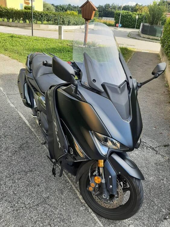 Yamaha T-Max 560 Tech Max (2020) (2)