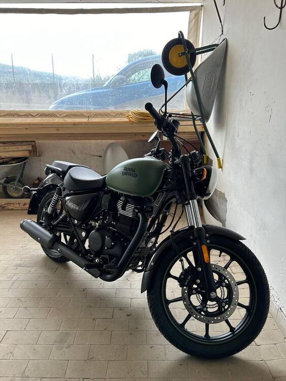 Royal Enfield Meteor 350 Fireball (2021 - 24) (3)