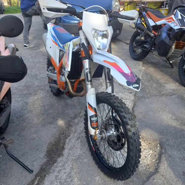 KTM EXC 250 F Six Days (2022) (3)