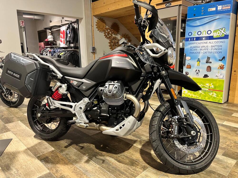 Moto Guzzi V85 TT Travel (2024)