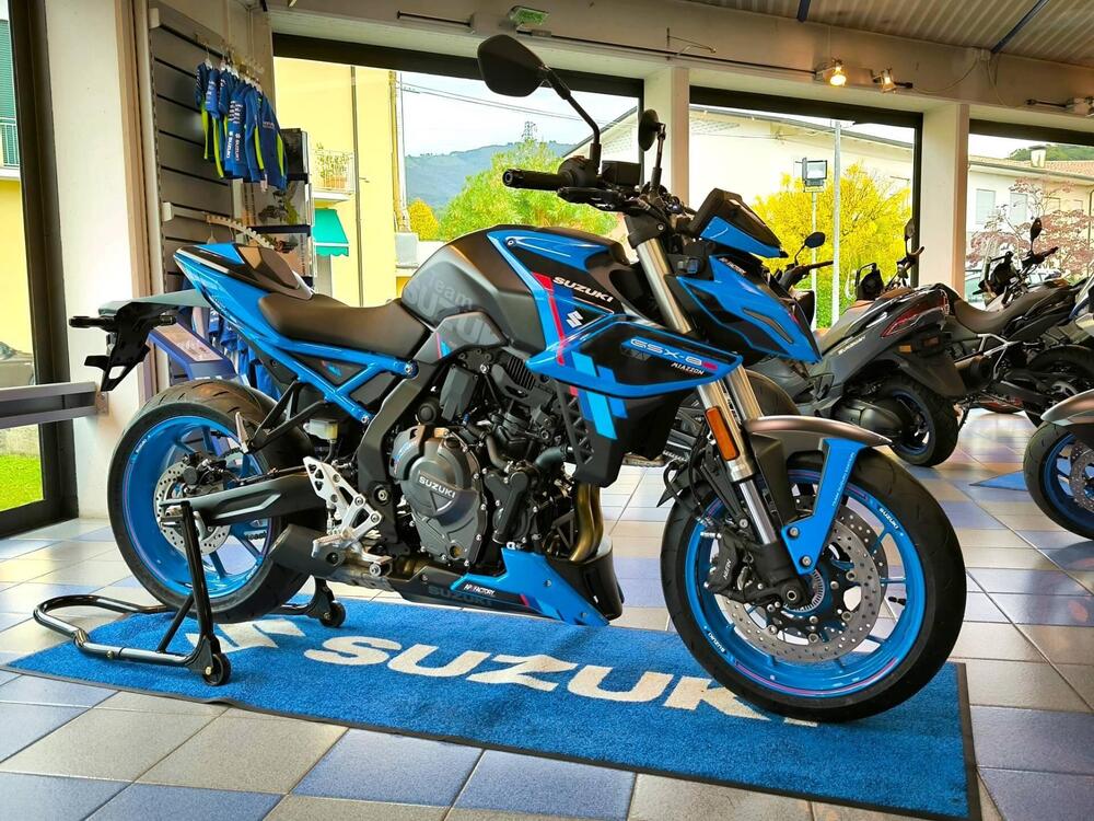 Suzuki GSX-8S Team Suzuki Edition (2024)