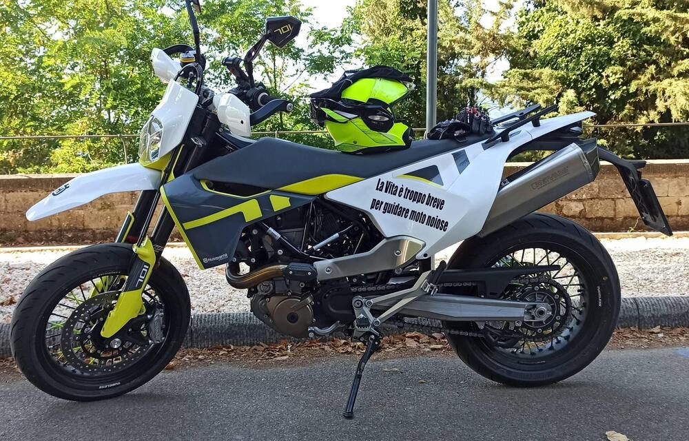 Husqvarna 701 Supermoto (2021)