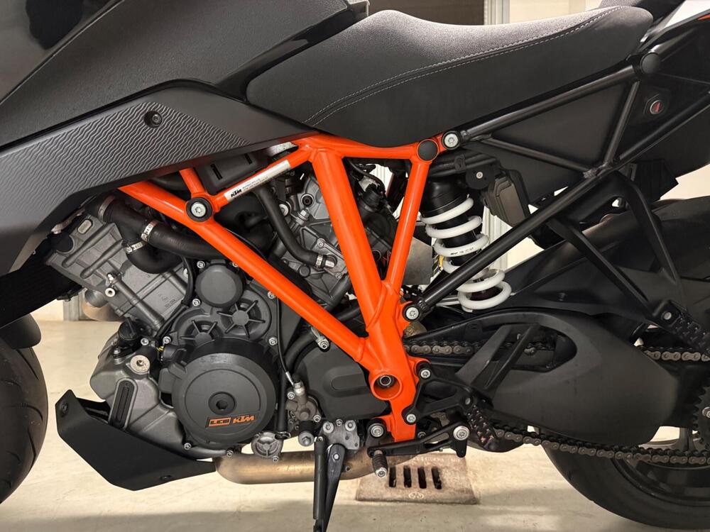 KTM 1290 Super Duke GT (2019 - 20) (4)