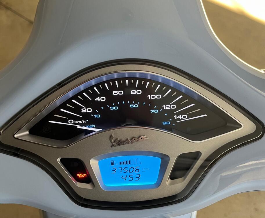 Vespa Primavera 125 3V i-get ABS (2017 - 18) (2)