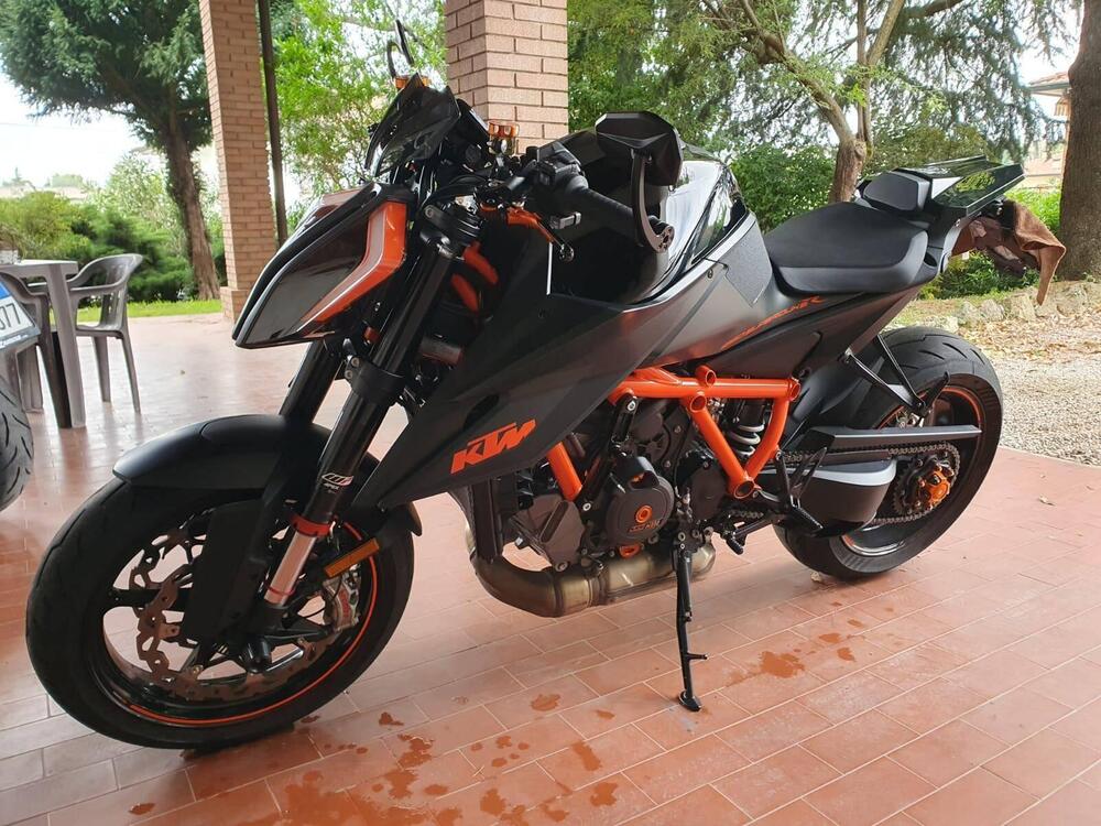 KTM 1290 Super Duke R (2020) (2)