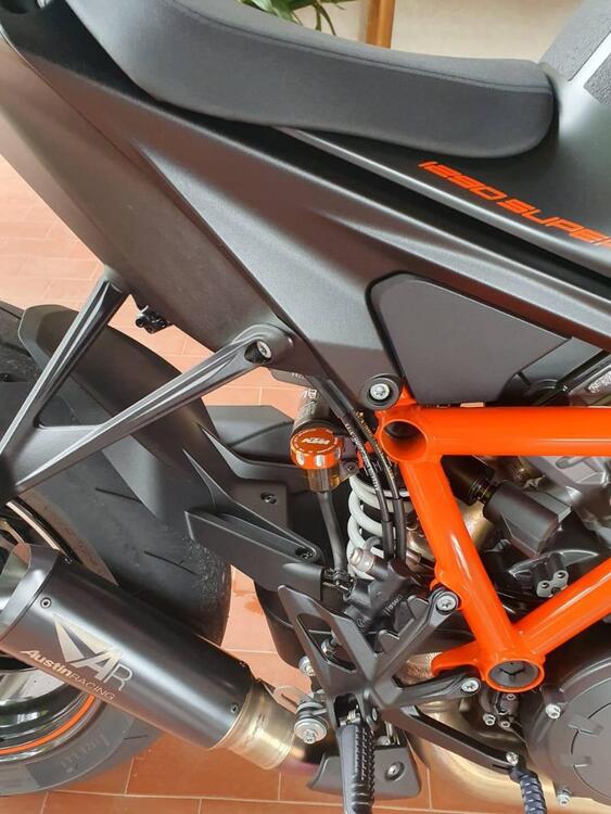 KTM 1290 Super Duke R (2020) (5)