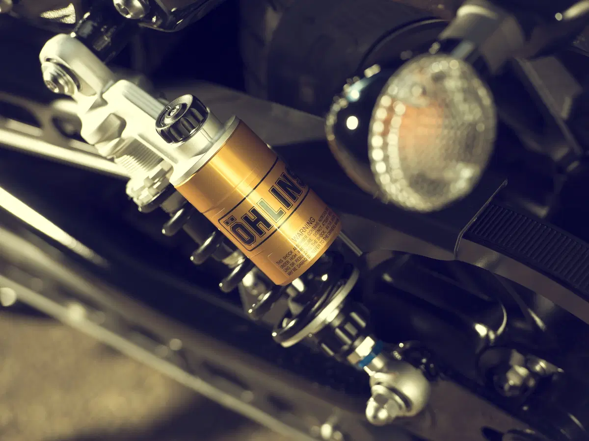 Yamaha XV 950 Racer, il lato Café Racer (18)