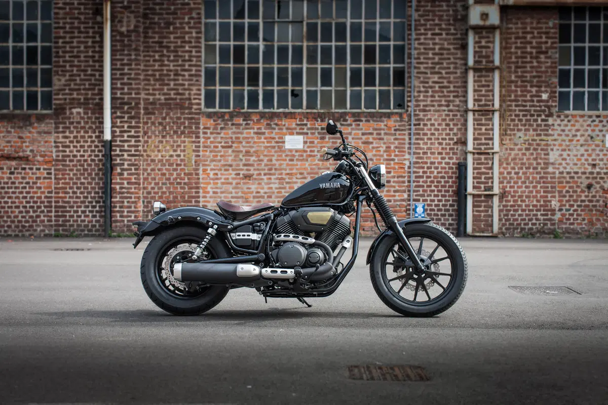 Yamaha XV 950 Racer, il lato Café Racer (20)