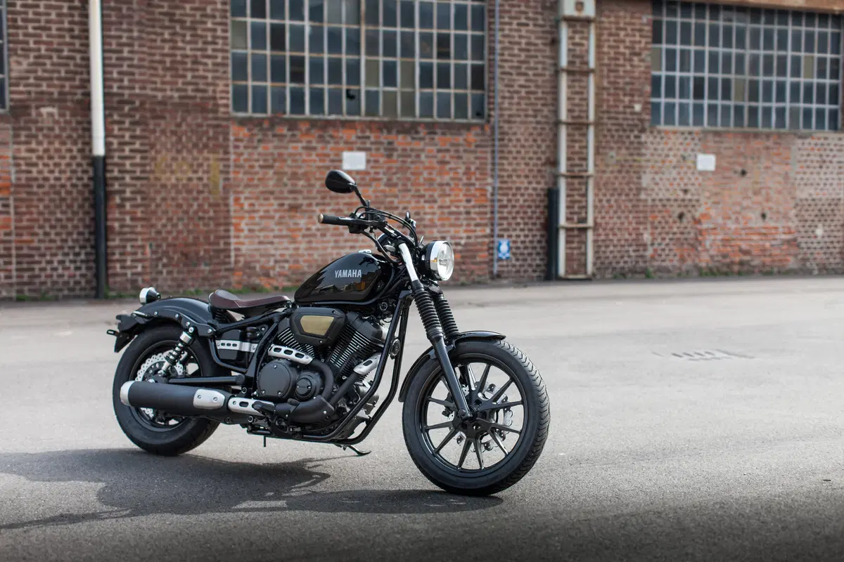 Yamaha XV 950 Racer, il lato Café Racer (21)