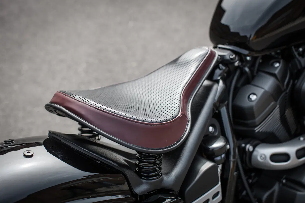 Yamaha XV 950 Racer, il lato Café Racer (25)